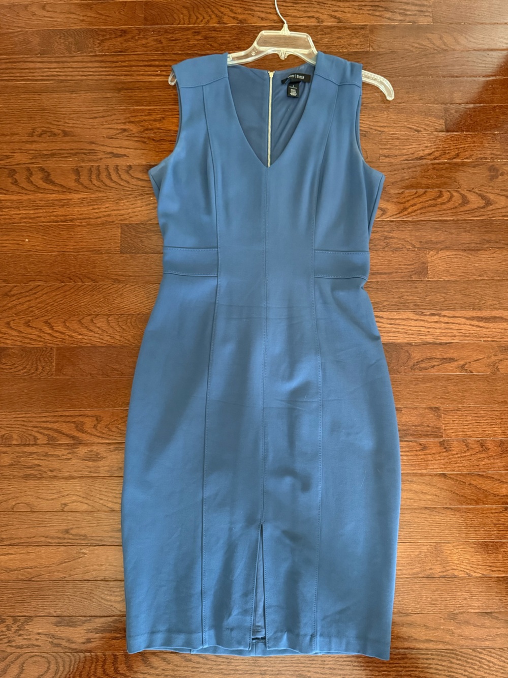 White House Black Market Sleeveless V-Neck Sheath Dress in Blue